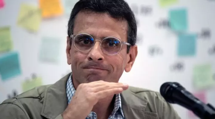 Henrique Capriles se retira de las primarias